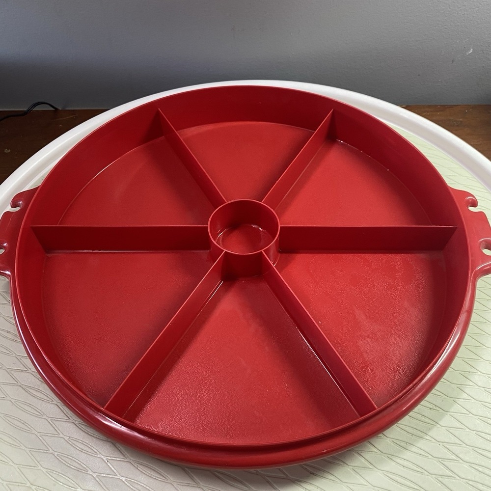 VINTAGE 1970's RED TUPPERWARE DIVIDED VEGETABLE SERVING TRAY W/LID-‎ 13"